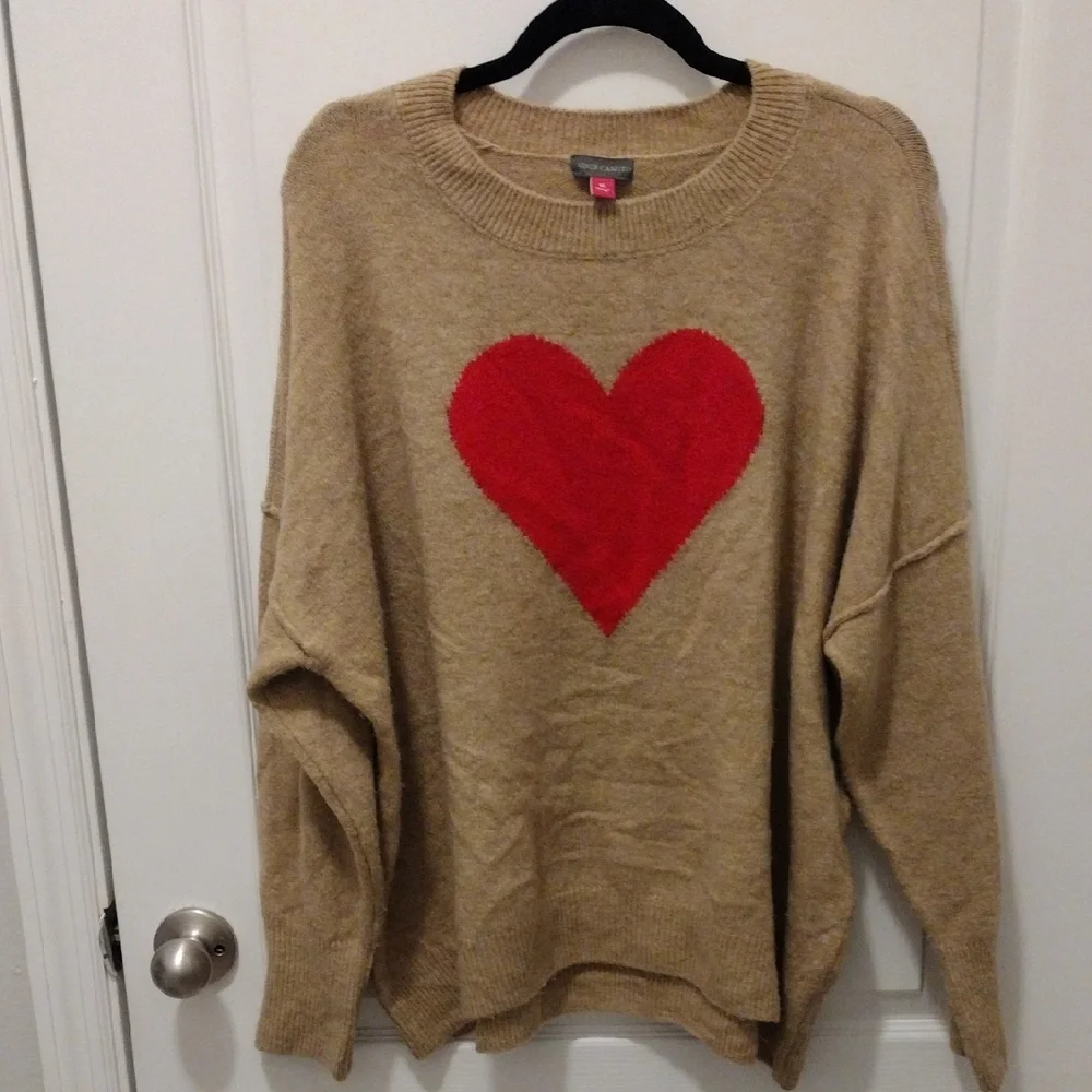 Vince Camuto Oversized Heart Sweater. - Picture 2 of 9